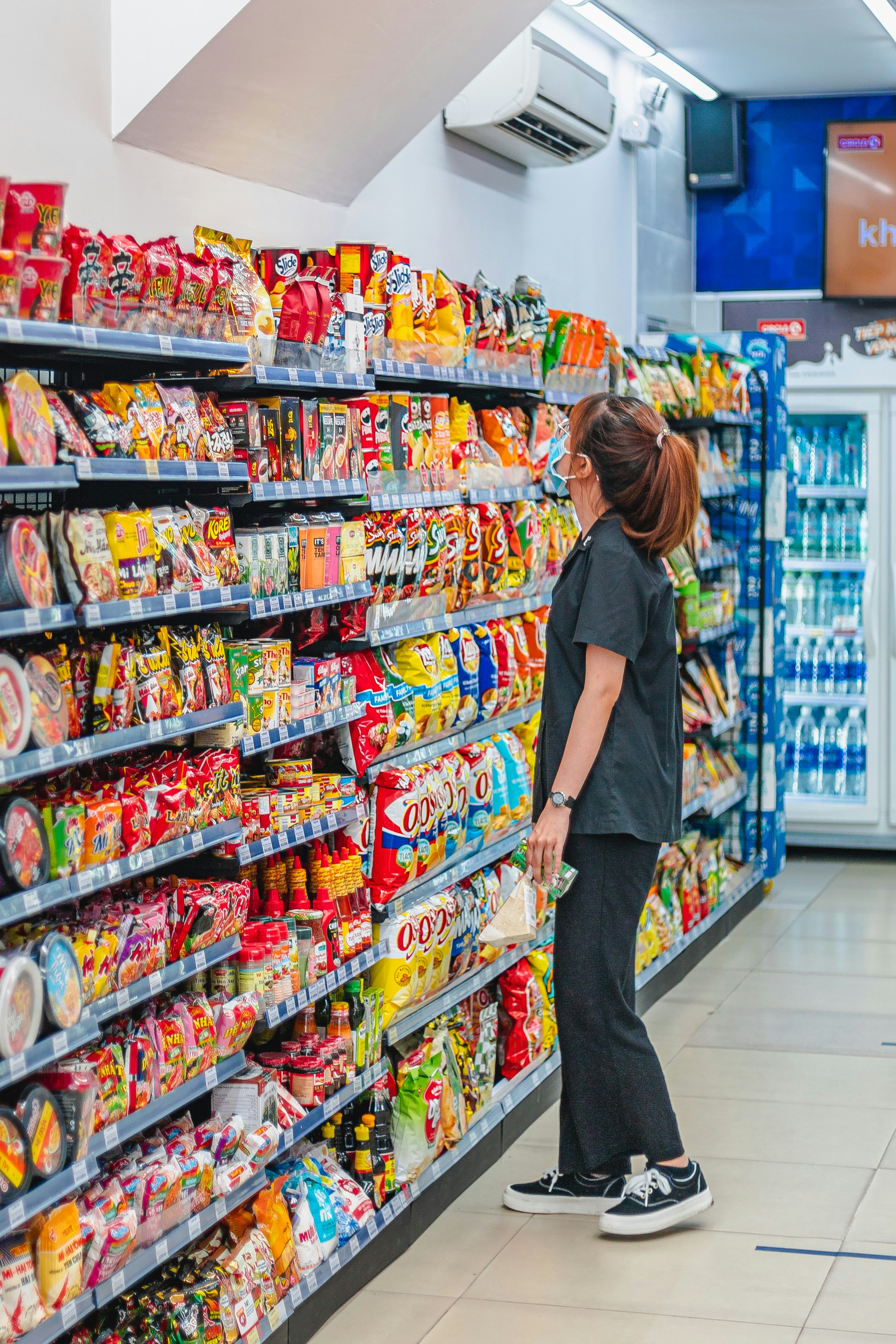 PAY    Convenience Store  6  unsplash