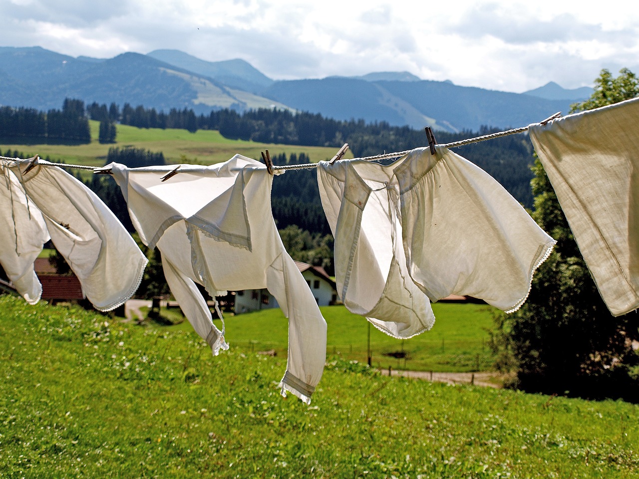 clothing_-_Pixabay-free.jpg